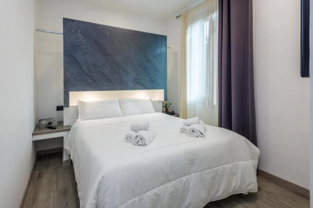 Classic Triple Room — Crossroad Hotel