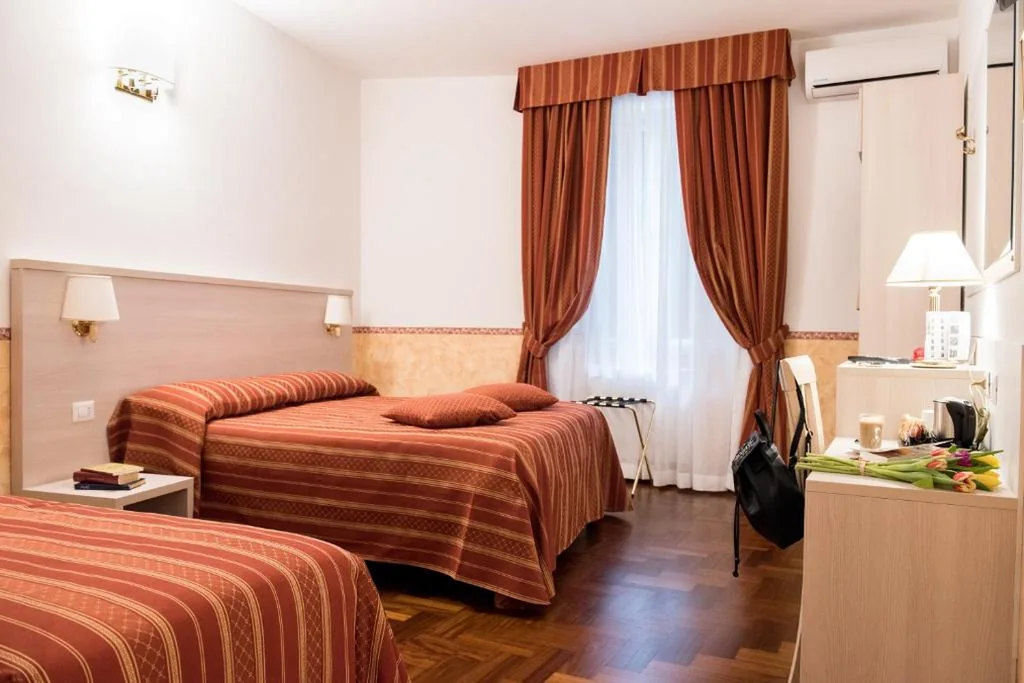 Classic Triple Room — Domus Giulia