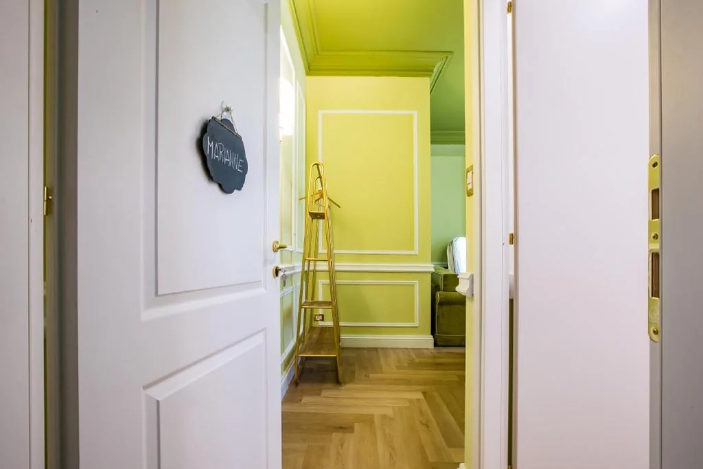 Classic Triple Room — Hold Rome – Luxury Suites