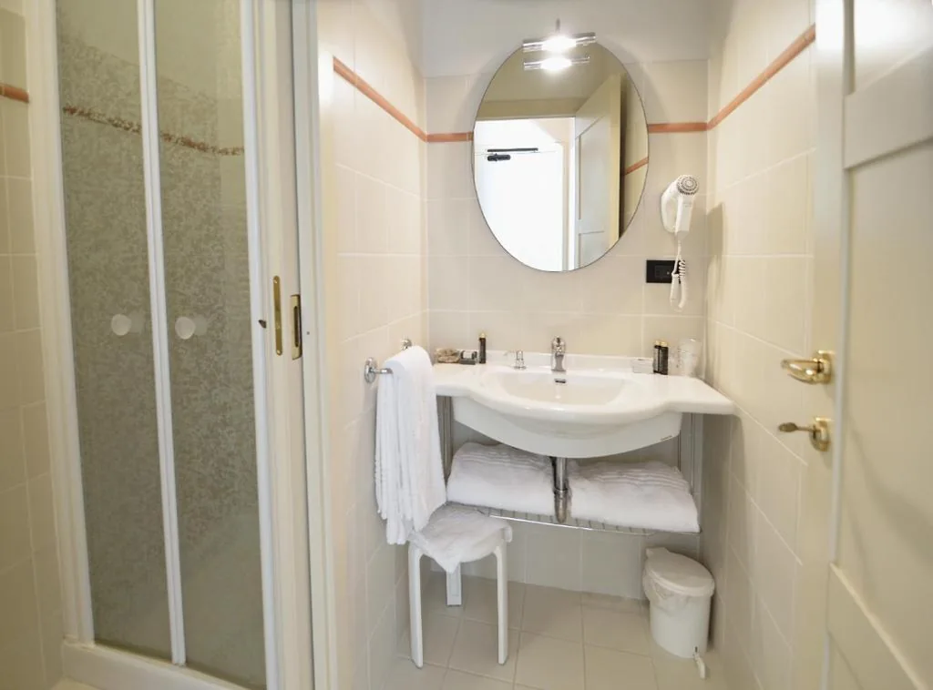 Classic Triple Room — Hotel Boutique Antiche Mura