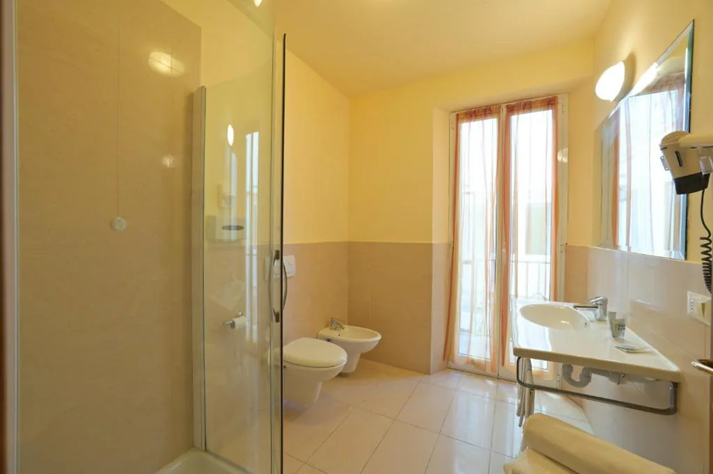 Classic Triple Room — Hotel La Balnearia