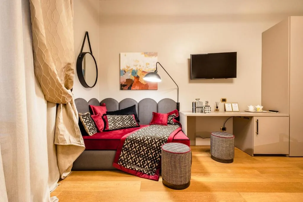 Classic Triple Room — MyBedCavour