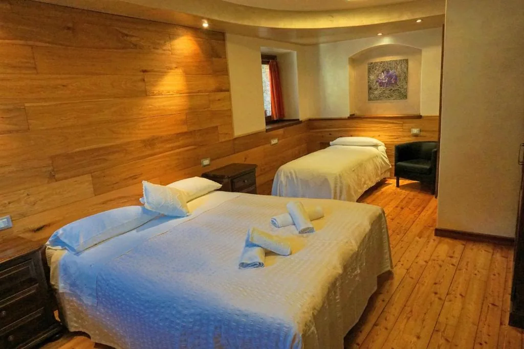 Classic Triple Room — Pensione Albergo Diffuso Ceaglio Valle Maira