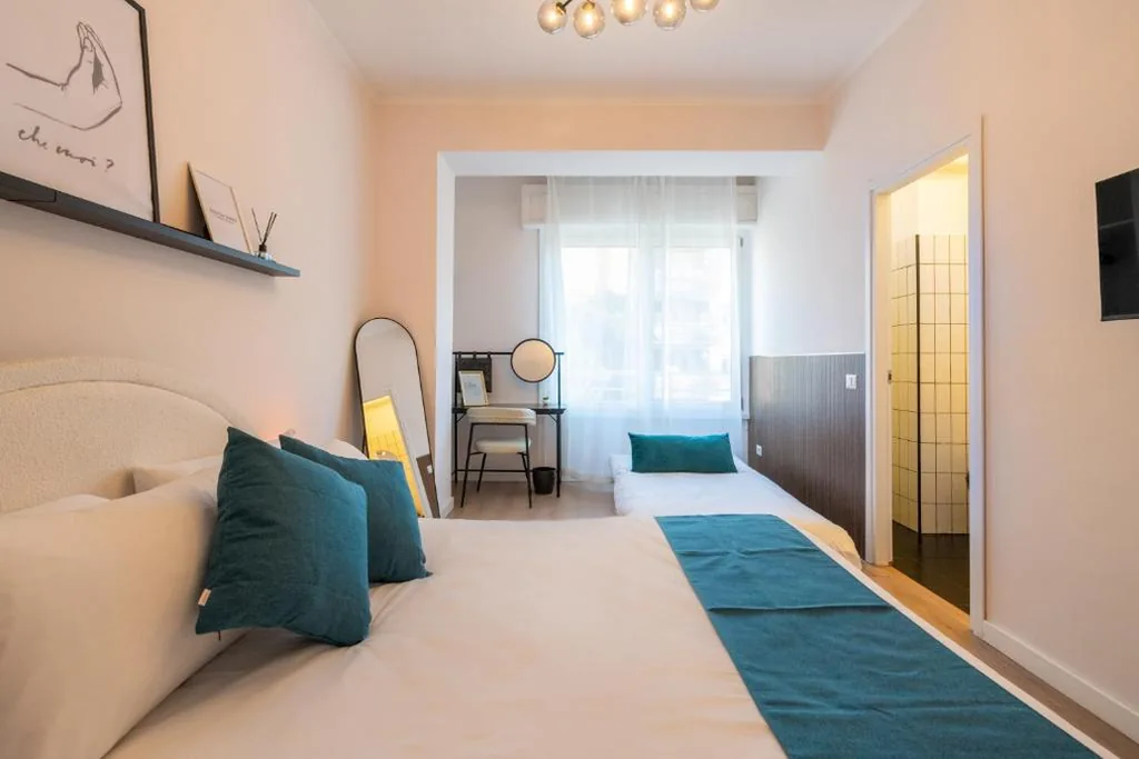 Classic Triple Room — ReRent Rooms – 169 Medaglie d’Oro Guesthouse
