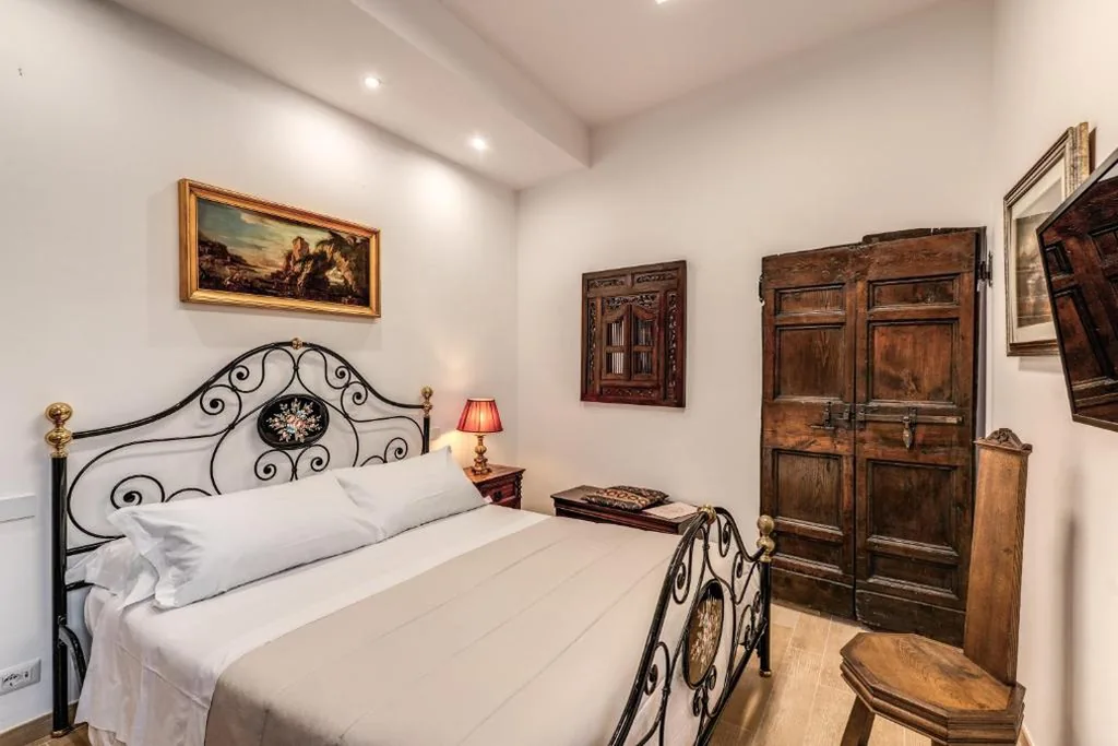 Classic Triple Room — Villa Alberici