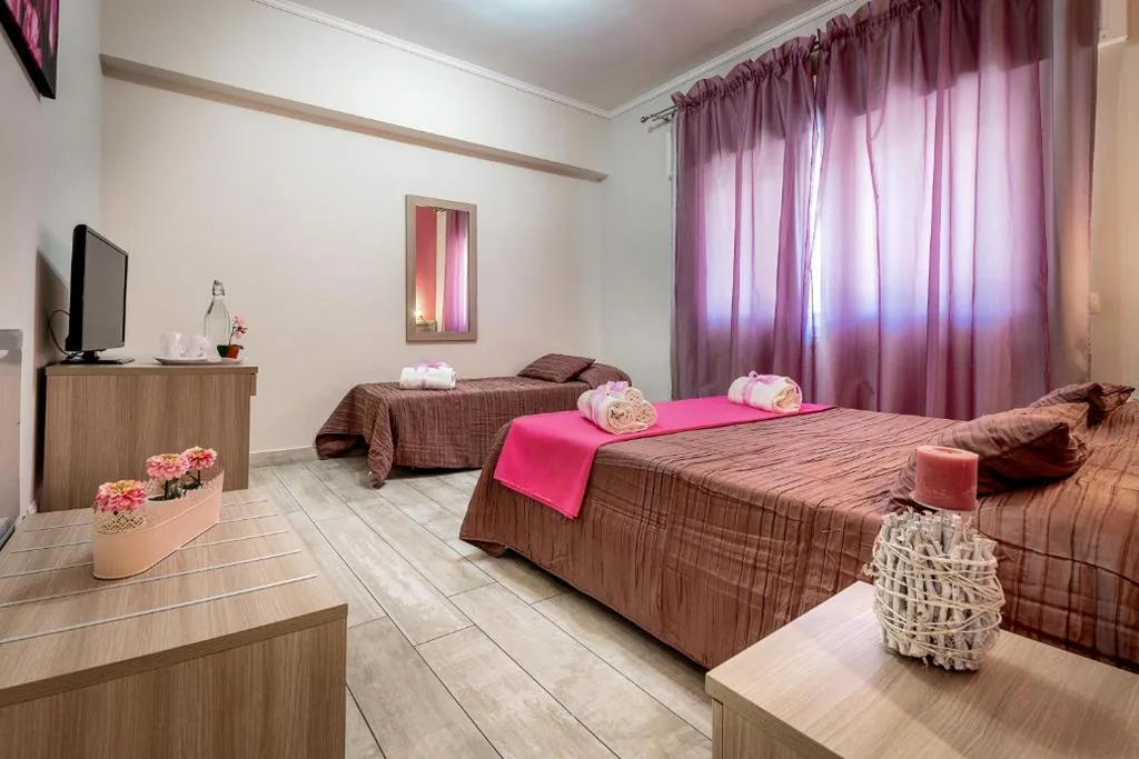 Comfort Triple Room with Private Bathroom — ORCHIDEA HOUSE FIUMICINO one