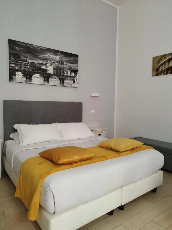 Comfort Triple Room with Shower — AD Cavour Luxury Rooms – by AD Roma