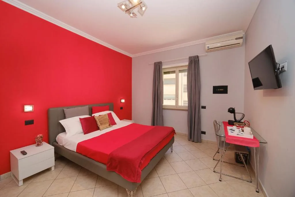 Comfort Triple Room with Shower — Midnight in Vatican