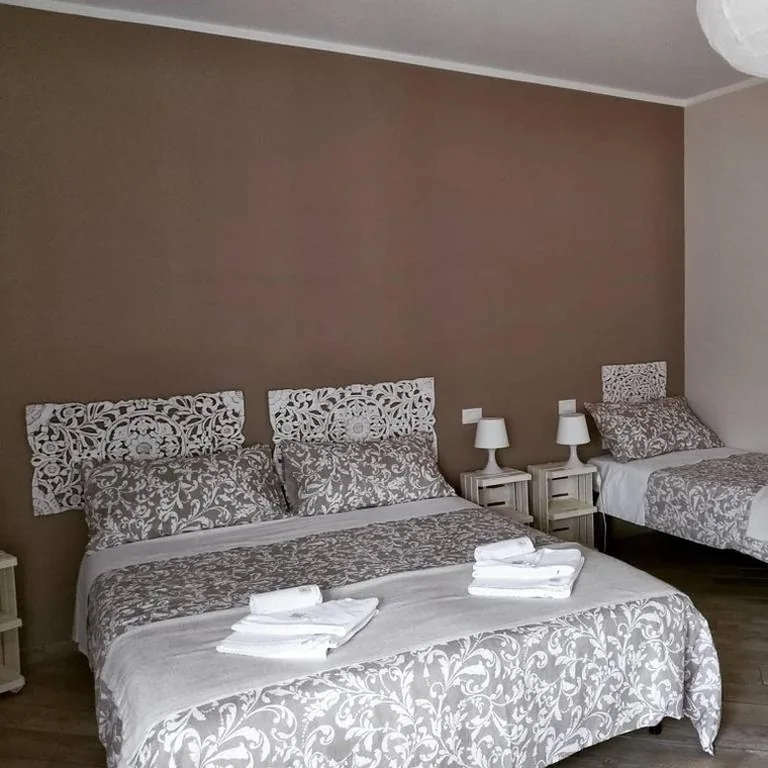 Camera Tripla Comfort con Doccia — My Sweet Rome Guest House