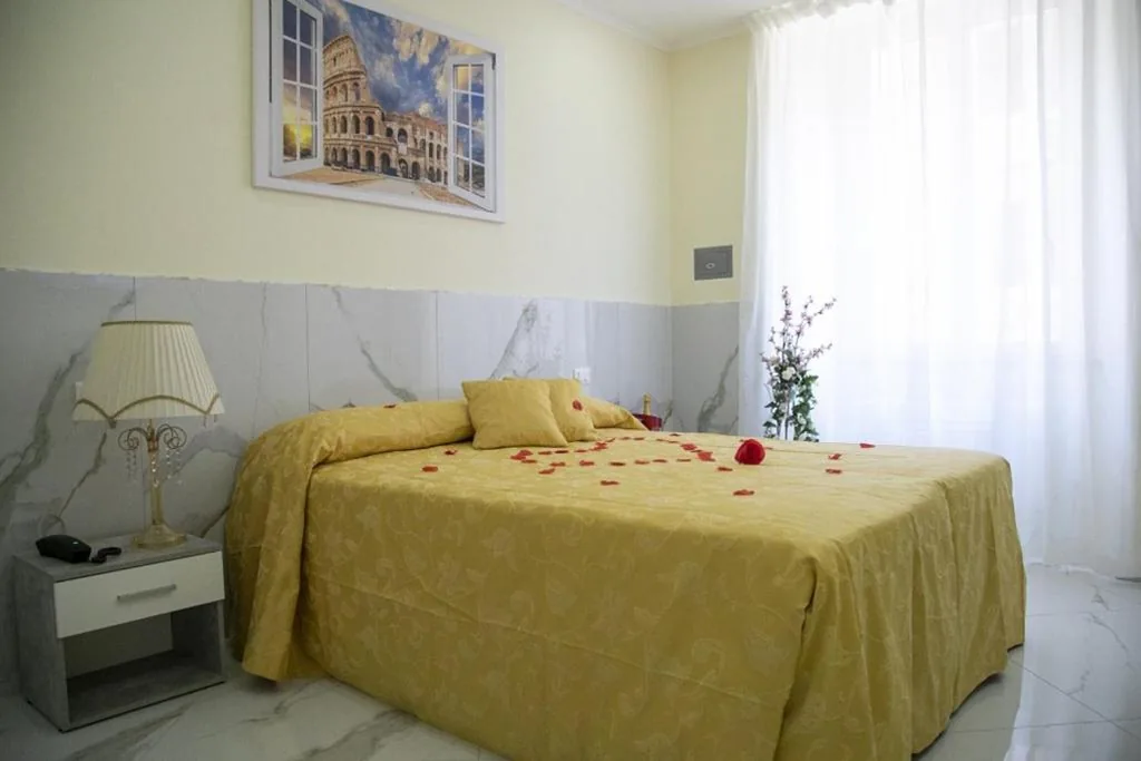 Camera Tripla Comfort con Doccia — NINFA