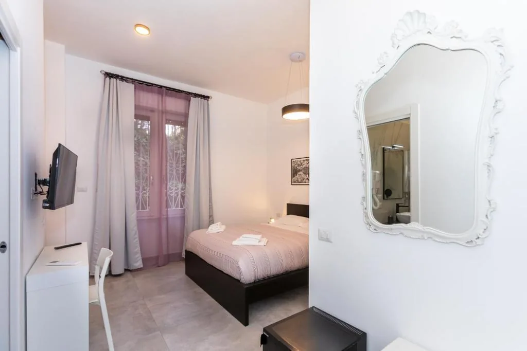Comfort Triple Room with Shower — Sant’Erasmo Suite