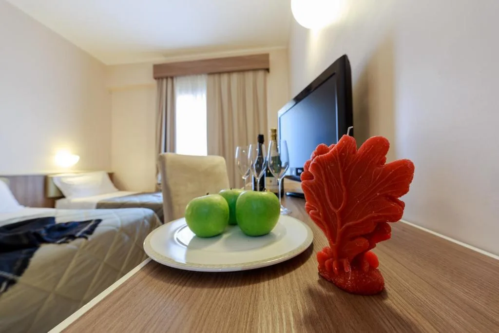 Camera Tripla Comfort — Hotel Mirasole International
