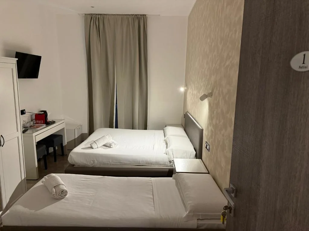Camera Tripla Comfort — Relais Merulana Guest House