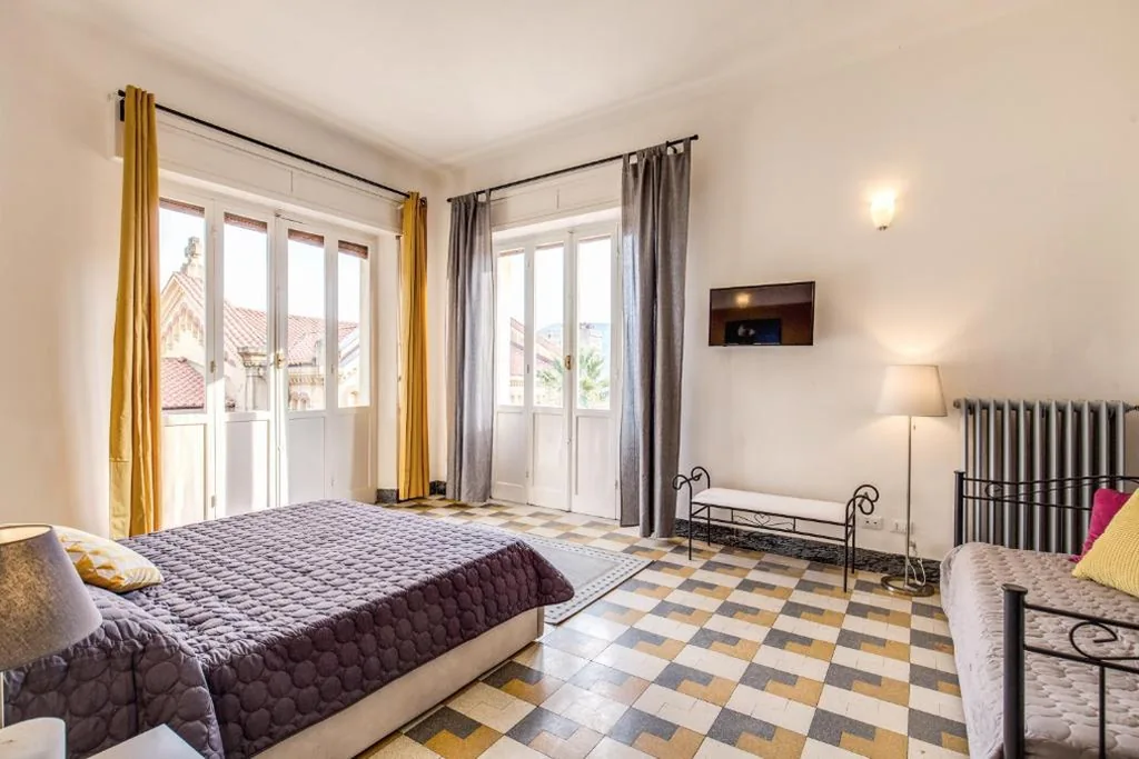 Triple Room with Shared Bathroom — AwesHomeItaly – Cinque Terre Sea Sensations