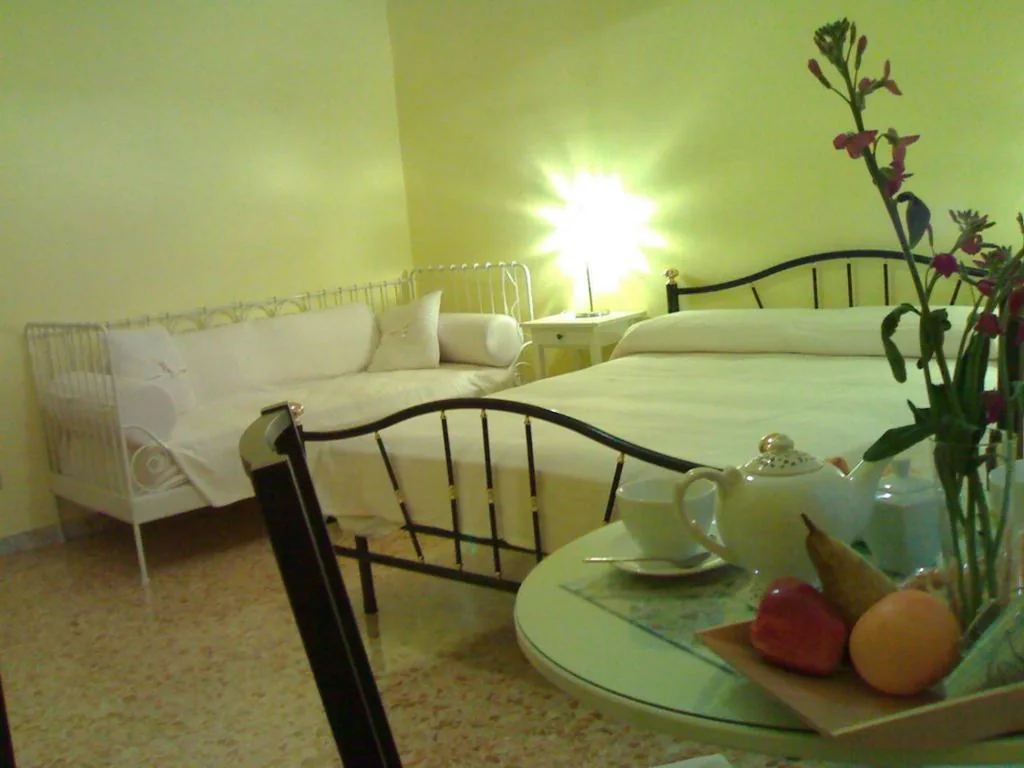 Triple Room with Shared Bathroom — Boezio43B&B