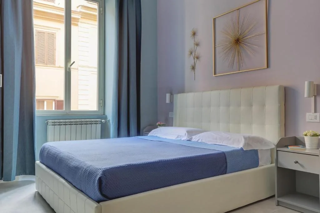 Camera Tripla con Bagno in Comune — Claudia House Roma Termini
