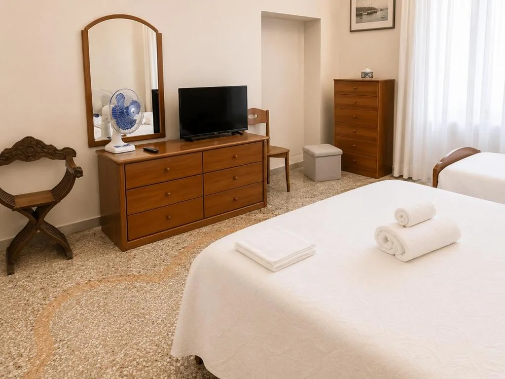 Triple Room with Shared Bathroom — Domus Conte by Local Domus