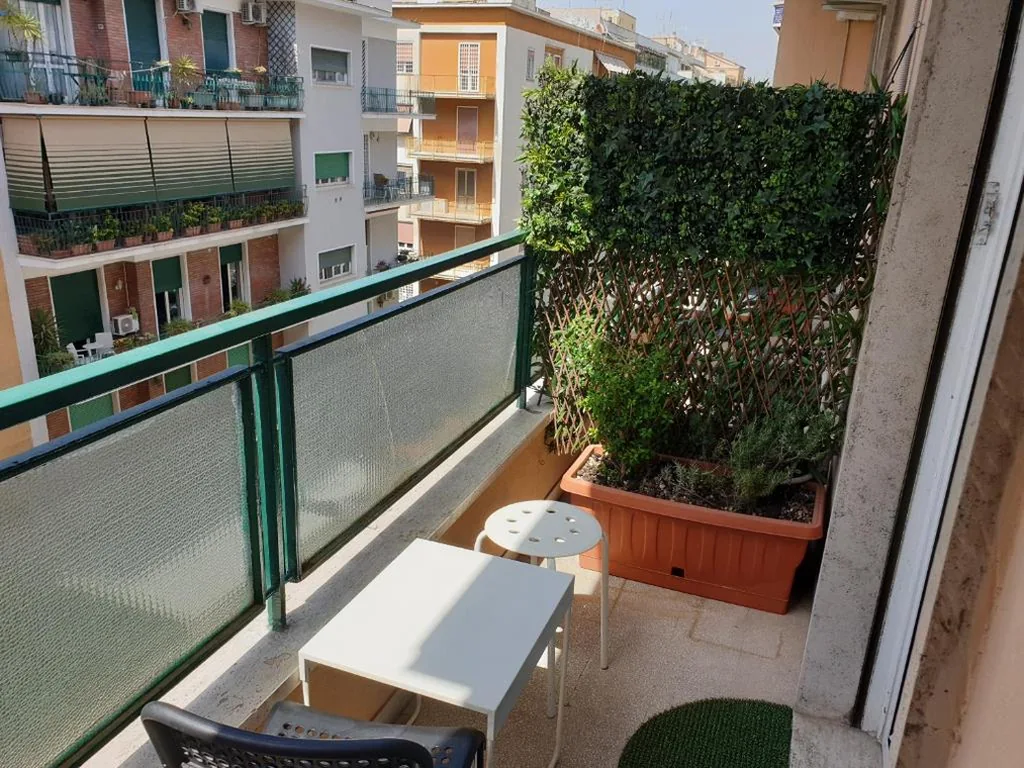 Triple Room with Shared Bathroom — Holiday Max
