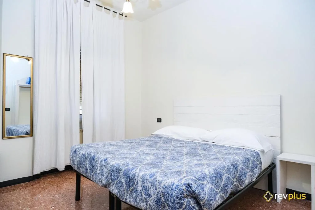 Camera Tripla con Bagno in Comune — Lia Rooms 3