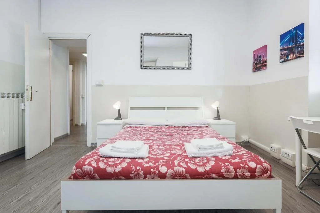 Camera Tripla con Bagno in Comune — San Giovanni rooms