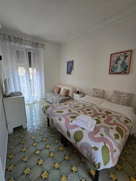 Camera Tripla con Bagno Privato — Appartamento Esquilino di Yan