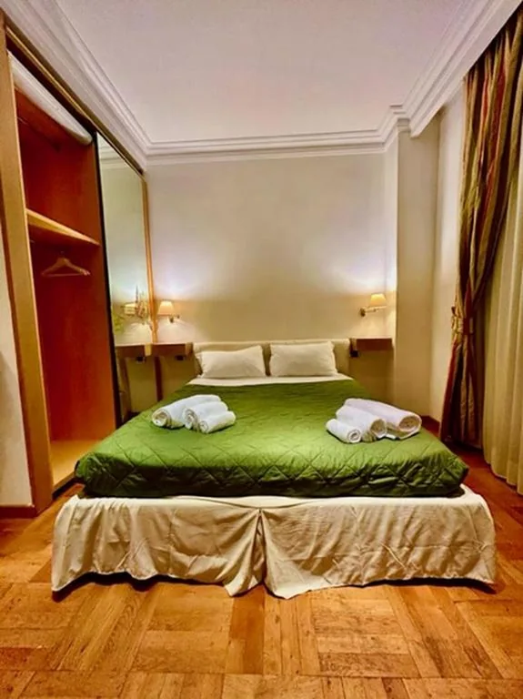 Camera Tripla con Bagno Privato — Auditorium Maxxi luxury suite Roma