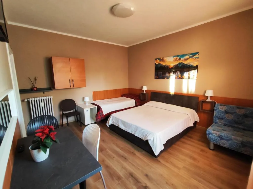 Camera Tripla con Bagno Privato — B&B Bella Garbatella