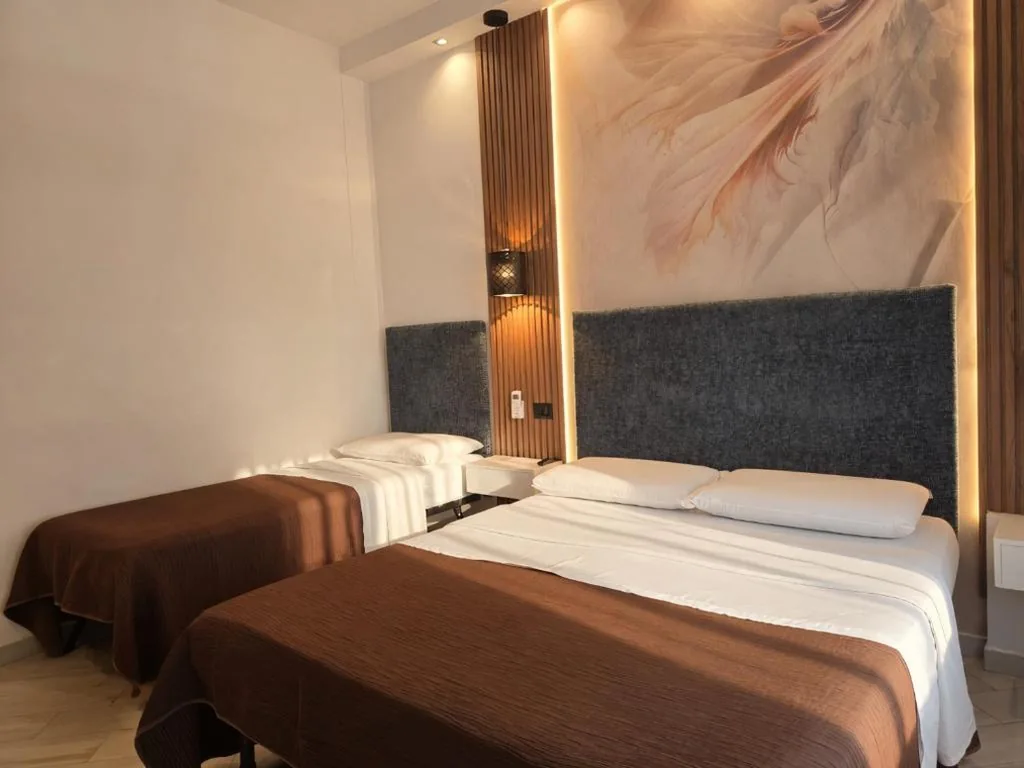 Camera Tripla con Bagno Privato — B&B Sol Romae