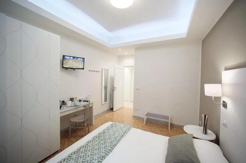 Triple Room with Private Bathroom — B&b Vatican Inside