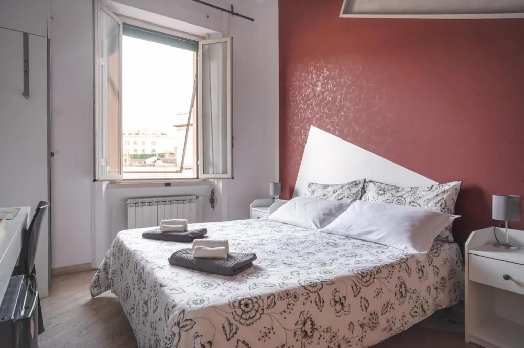 Camera Tripla con Bagno Privato — B&B Vatican Stories