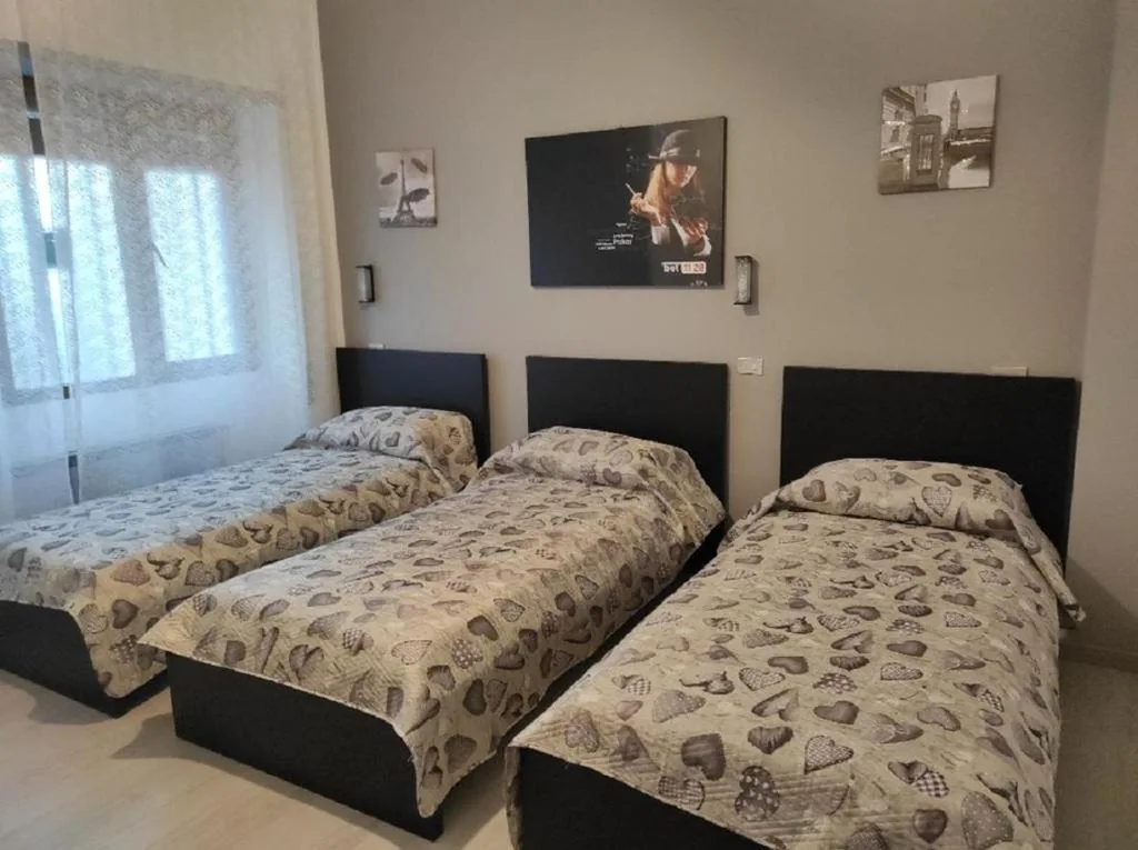 Camera Tripla con Bagno Privato — Blue Marine di Ostia