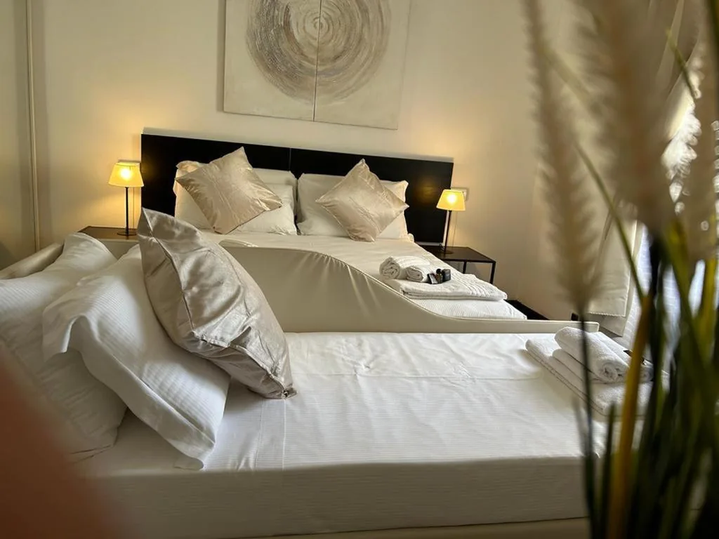 Camera Tripla con Bagno Privato — Brignole Rooms