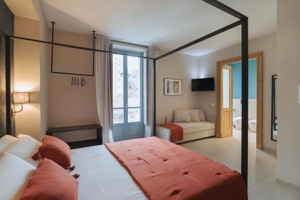 Camera Tripla con Bagno Privato — Camillò Guest House