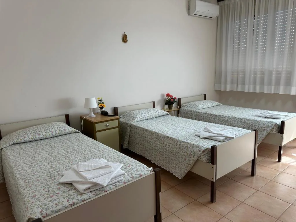 Triple Room with Private Bathroom — Casa per Ferie Eden Cusmano