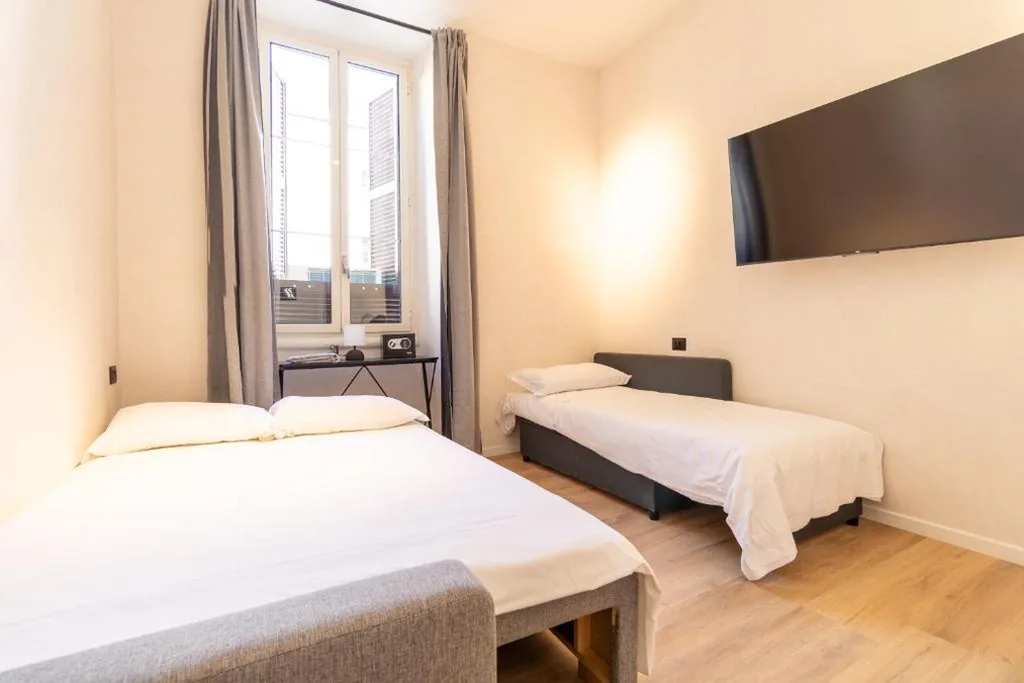 Camera Tripla con Bagno Privato — Cunabu Urbano V