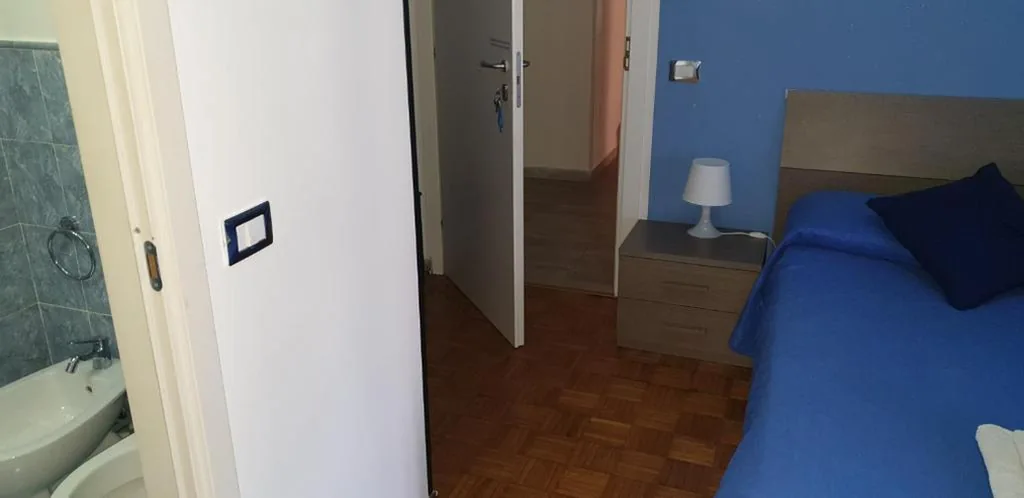 Camera Tripla con Bagno Privato — Domina Romae B&B