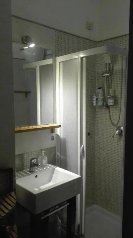 Camera Tripla con Bagno Privato — Elion