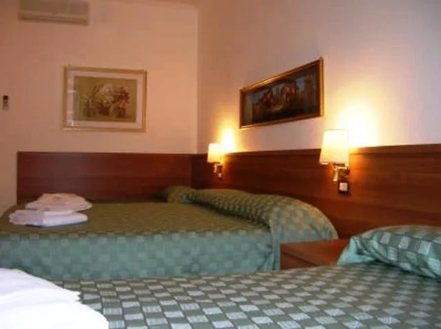 Triple Room with Private Bathroom — Emanuela Guest House