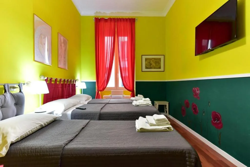 Triple Room with External Private Bathroom — Best Rooms Termini