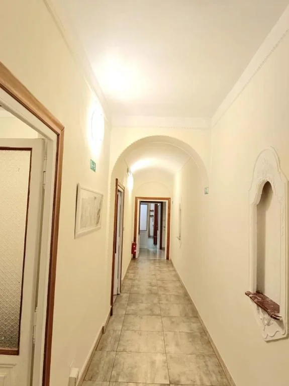 Camera Tripla con Bagno Privato Esterno — Casa Simpatia Roma Vaticano By Casa Simpatia Vaticano