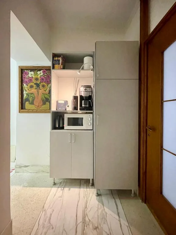 Camera Tripla con Bagno Privato Esterno — Domus Massimiliani Guesthouse