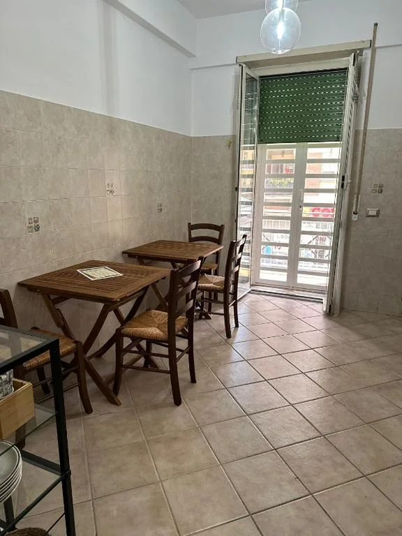 Camera Tripla con Bagno Privato Esterno — Le Quattro Lune, Roma Centro
