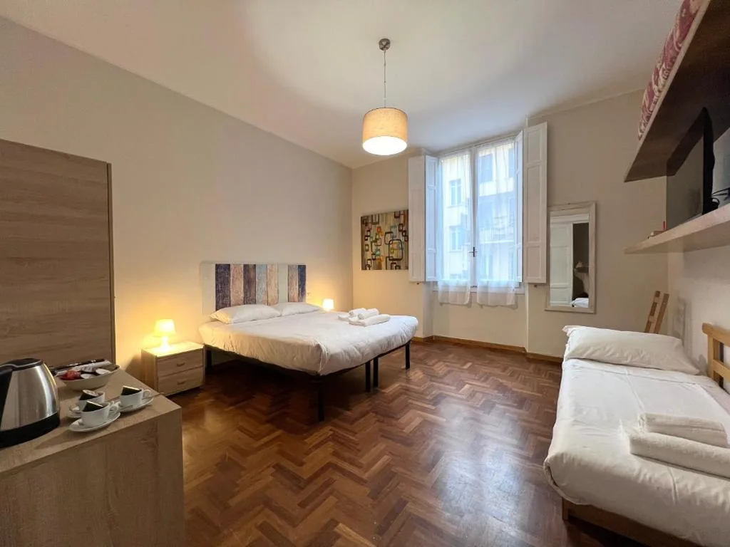Camera Tripla con Bagno Privato Esterno — Marbel’s Rooms