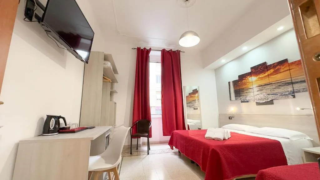 Camera Tripla con Bagno Privato Esterno — Nautilus Hotel