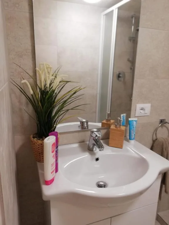 Camera Tripla con Bagno Privato Esterno — Navona Private Rooms bnb