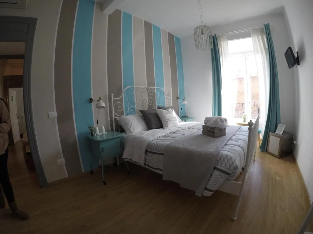 Camera Tripla con Bagno Privato Esterno — TuttoTondo Roma