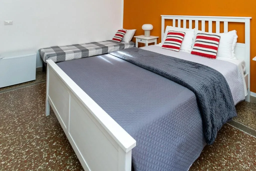 Triple Room with External Private Bathroom — Zaira b&b