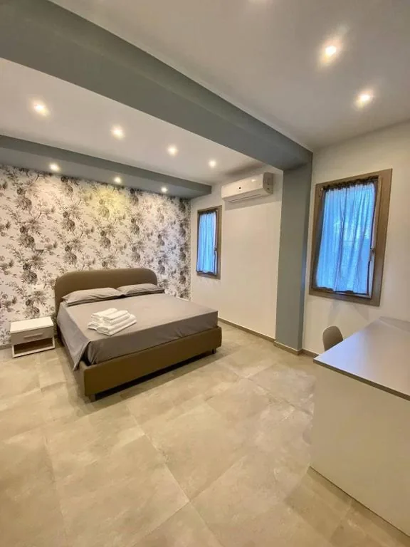 Camera Tripla con Bagno Privato — Floridida Rooms & Breakfast