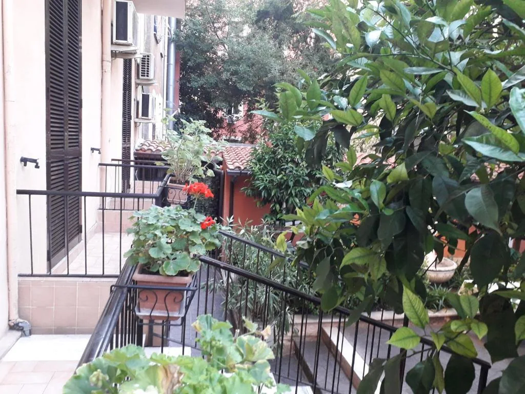 Triple Room with Private Bathroom — Gioia Guest House Rome