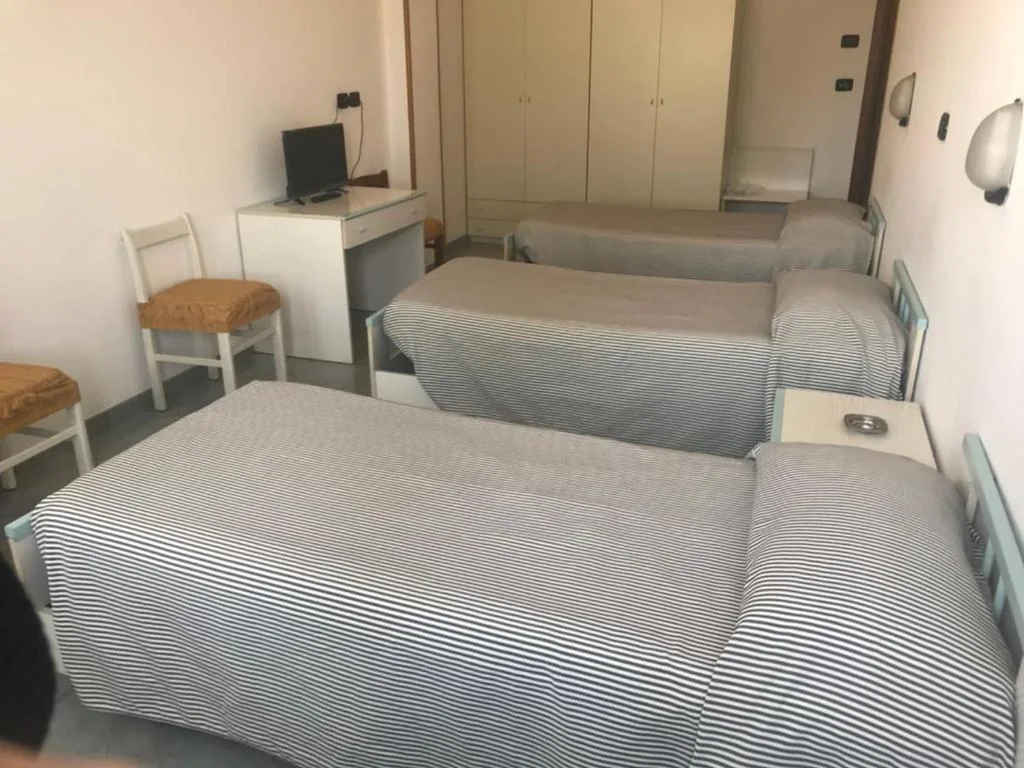 Triple Room with Private Bathroom — Hotel Cristallo